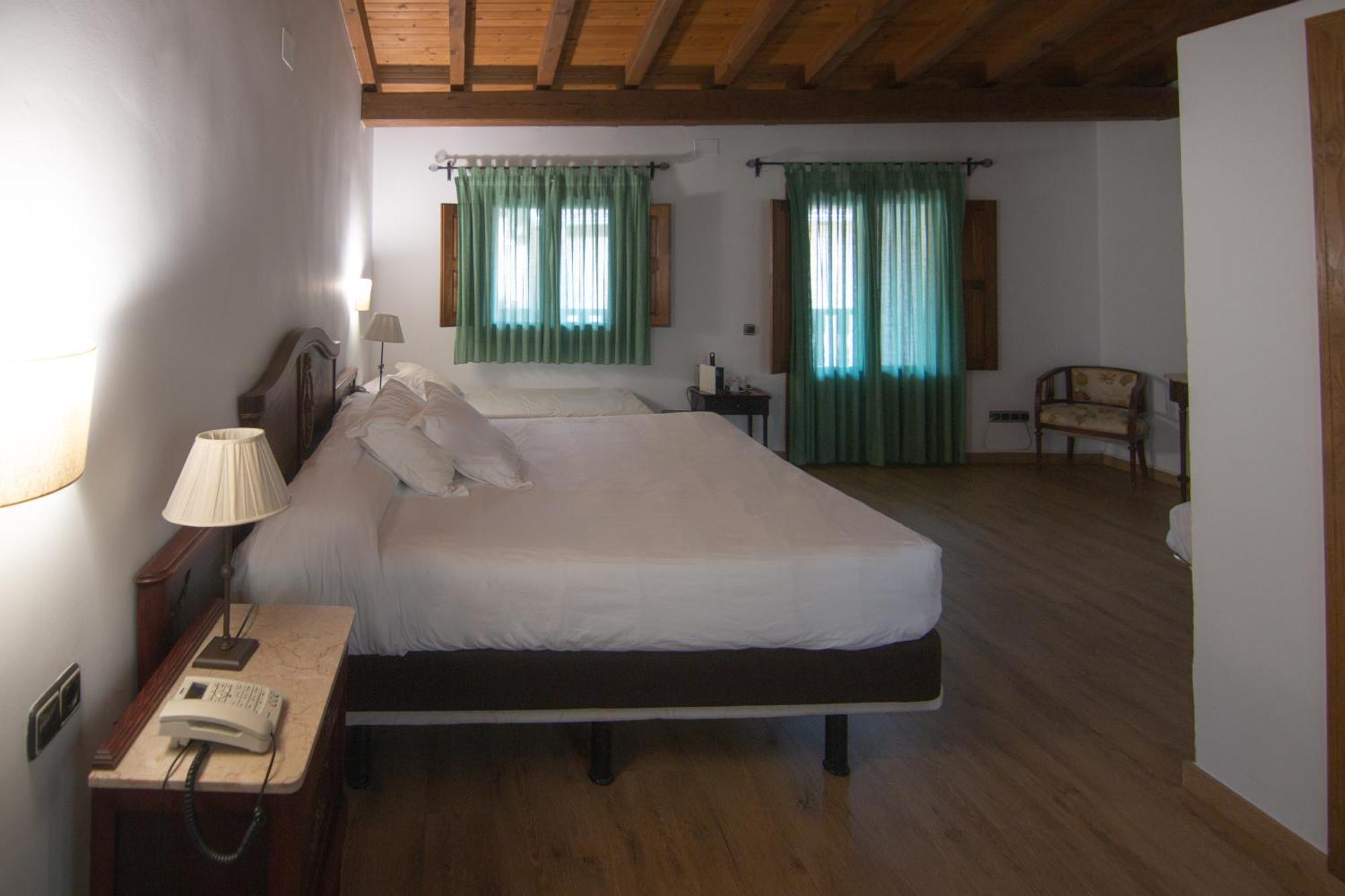 Hospedium Hotel Rural Abadia De Yuste Cuacos De Yuste Εξωτερικό φωτογραφία