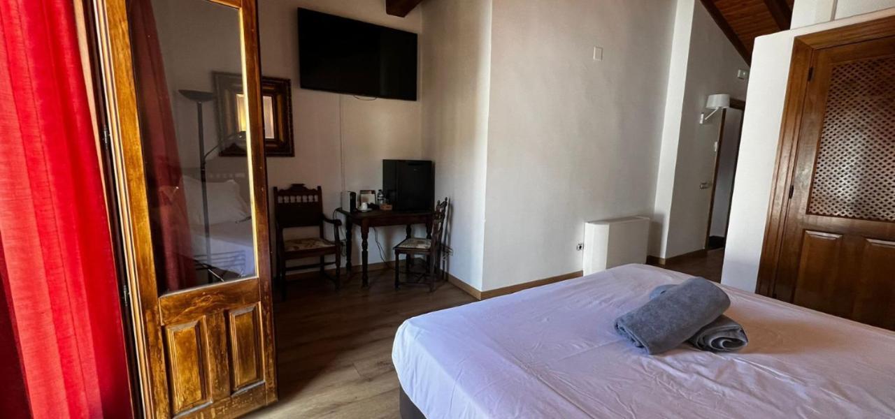 Hospedium Hotel Rural Abadia De Yuste Cuacos De Yuste Εξωτερικό φωτογραφία